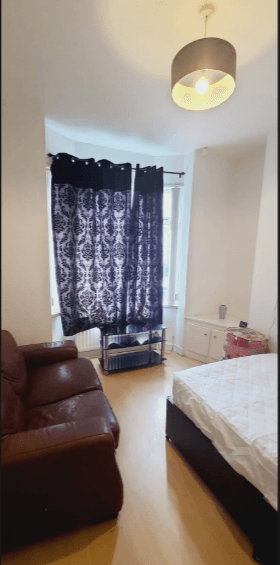 8 Montrose Street