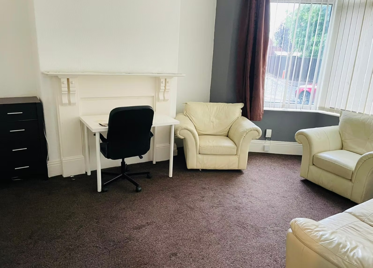 10 Lothian Road Studio Room student accommodation